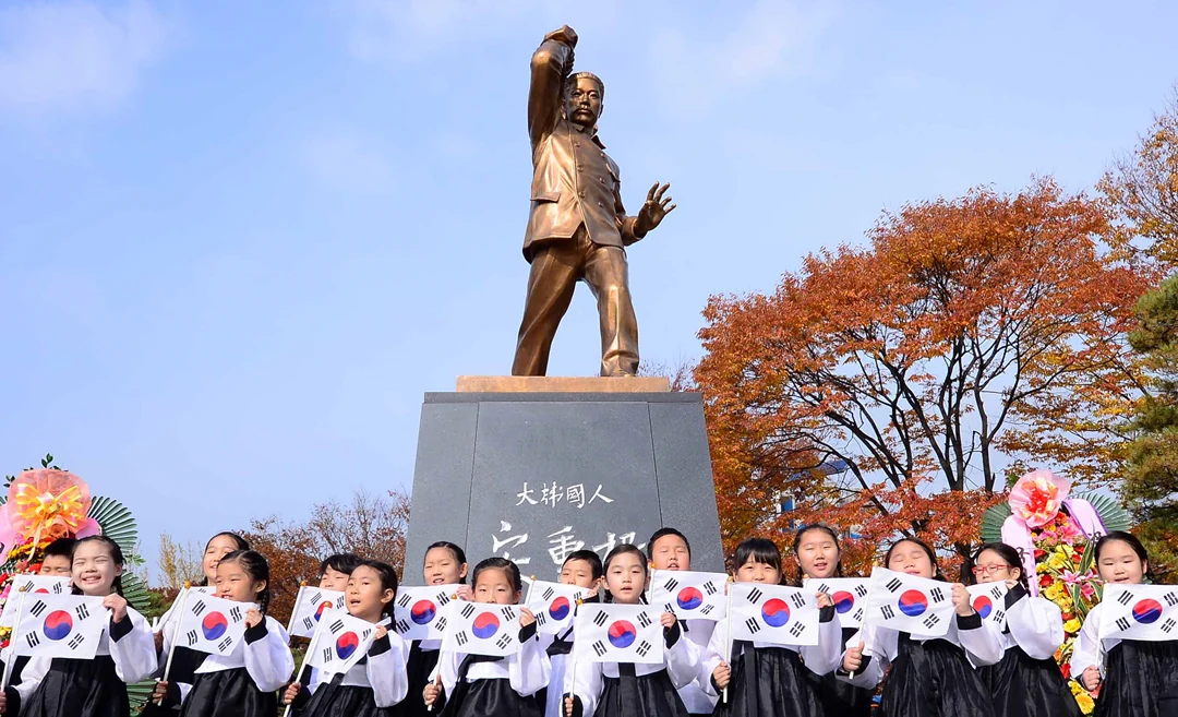 위인상 / 장군상 / 상징탑